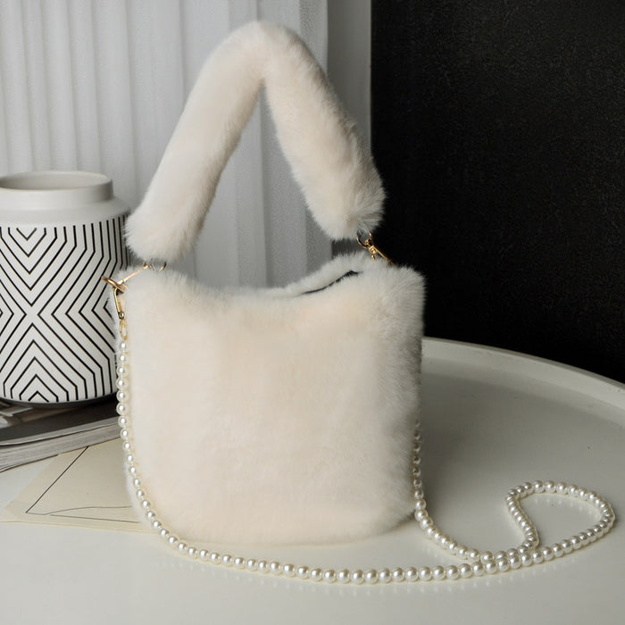 Bolso tipo cubo de felpa a cuadros con diseño de cadena de perlas, bolsos de lujo a la moda de invierno para mujer, bolsos de hombro tipo shopper personalizados