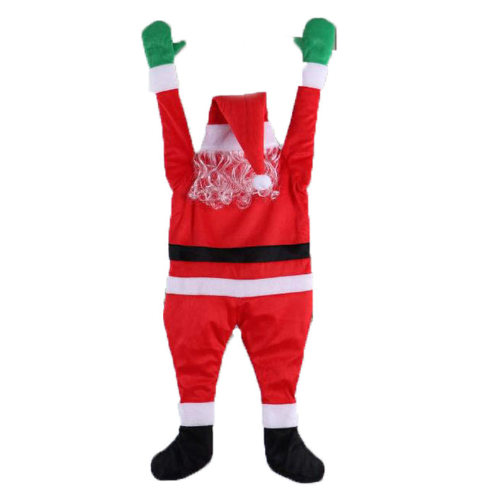 Papá Noel sube a la pared para decorar ropa, adornos, regalos, decoración navideña